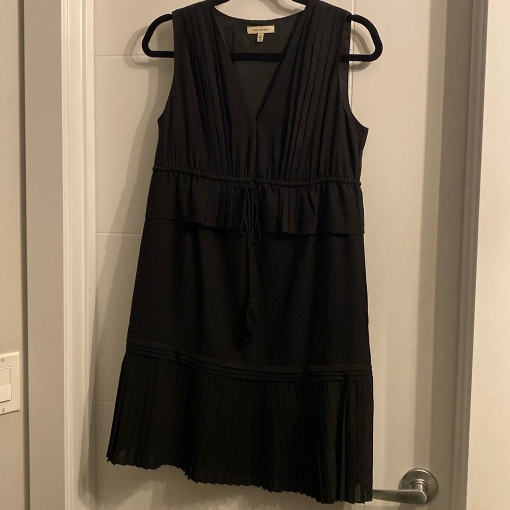 MAX STUDIO Black Pleated Dress